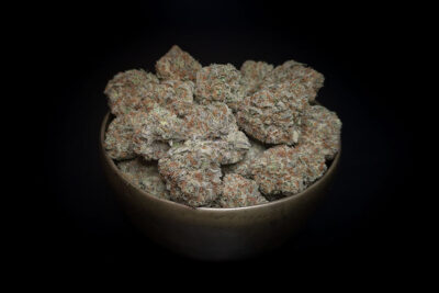 Zombie Kush Bowl w Zombie Kush Indica AAAA